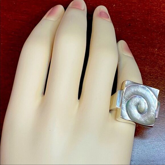 Sterling Silver Swirls Design Tapered Band Signet Ring - Picture 2 of 6